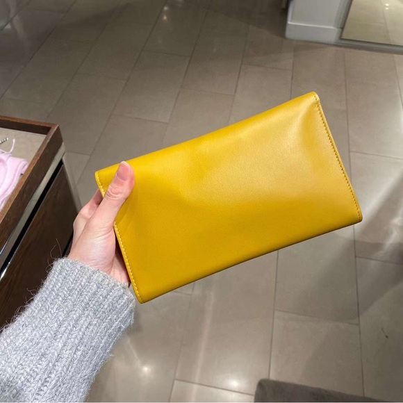 Authentic Burberry wallet on chain crossbody bag $990+tax - Picture 2 of 8